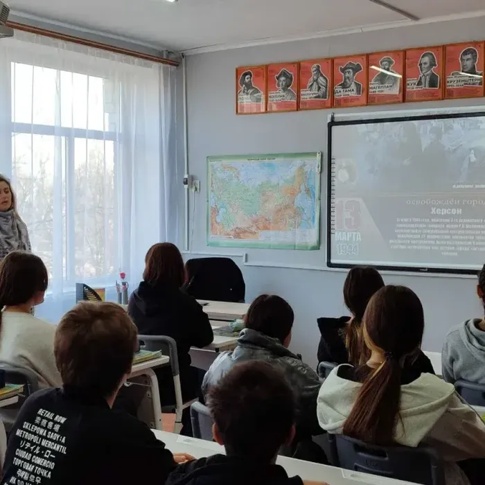 Знать. Помнить. Дорожить: Час истории в Новотроицкой школе